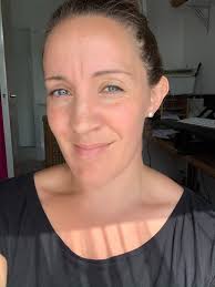 Alejandra  Barros- Compradora de Facebook